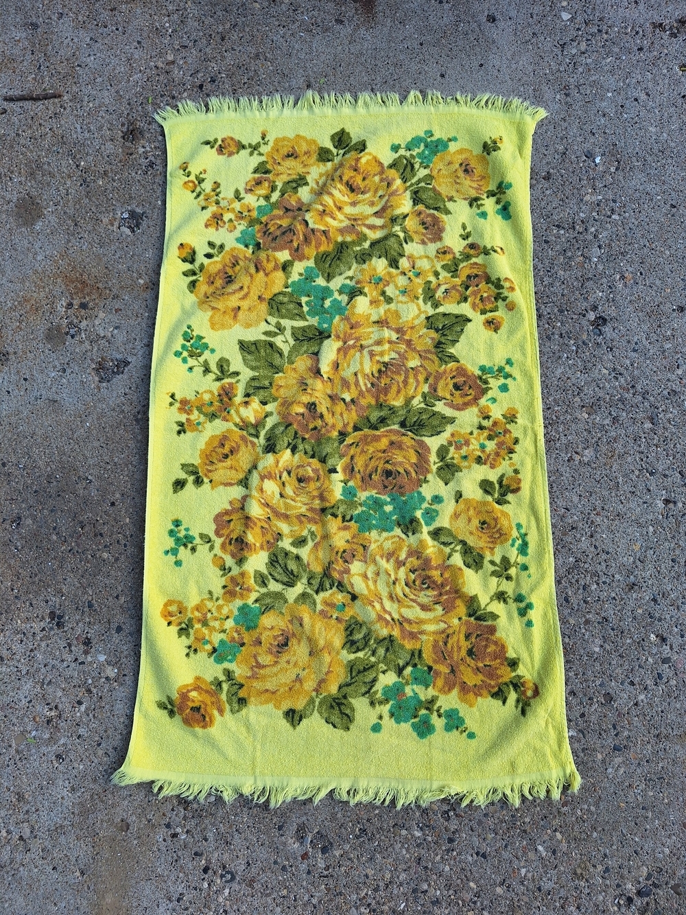 Canon Yellow Fringe Bath Towel with Cabbage Roses Vintage